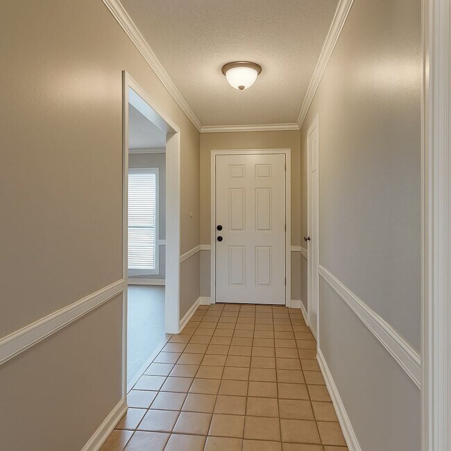 Building Photo - 1806 Heatherton Dr