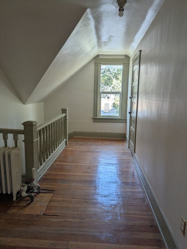 Building Photo - 109 Sherman St