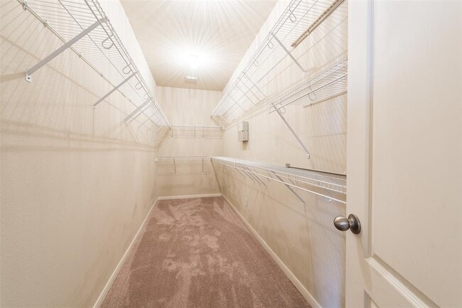 Building Photo - 913 Brighton Pl