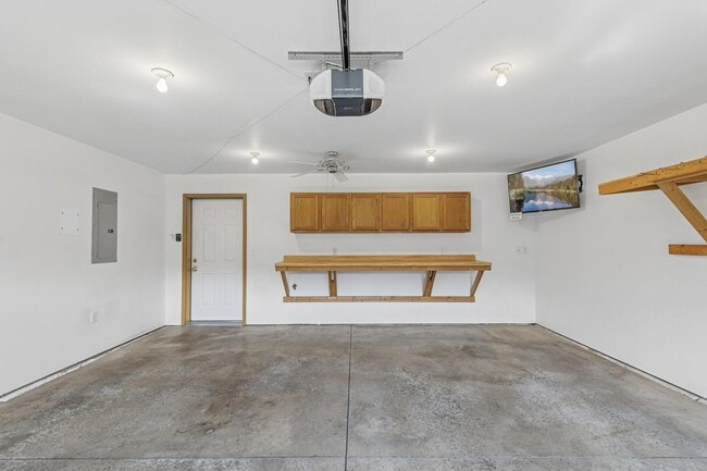 Building Photo - 220 Emerson Ave E