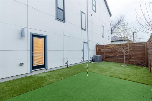 Building Photo - 1925 California Dr