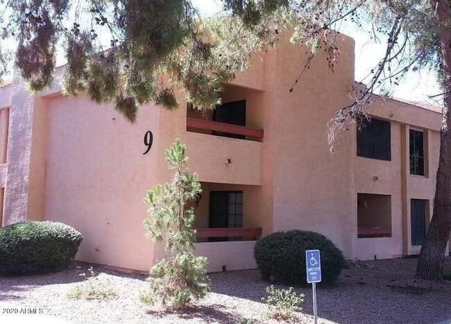 Building Photo - 3131 W Cochise Dr