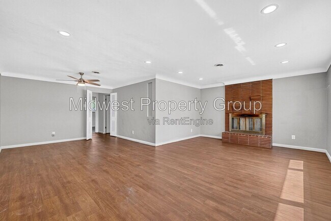 Building Photo - 2050 Goodale Ave