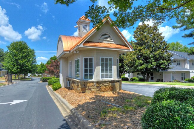 Building Photo - Very Nice 3br/2.5bth Townhome in Melrose P...