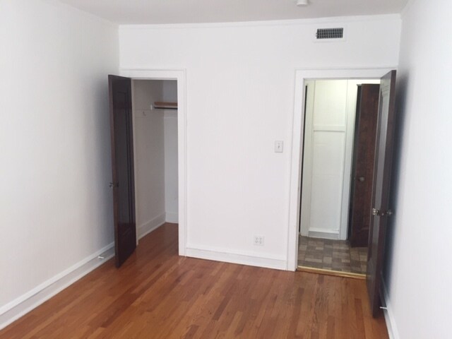 Building Photo - 6032 Irving Park Rd