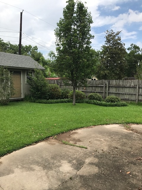 Building Photo - 302 Newcastle Dr