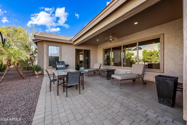 Building Photo - 2122 W Red Range Way