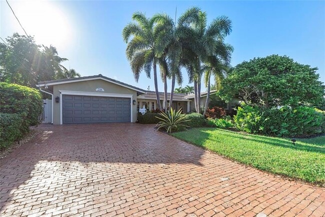 Building Photo - 2316 NE 20th St