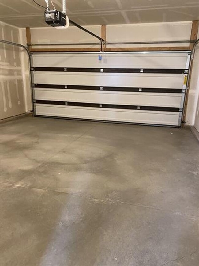 Building Photo - 3051 N 225 E