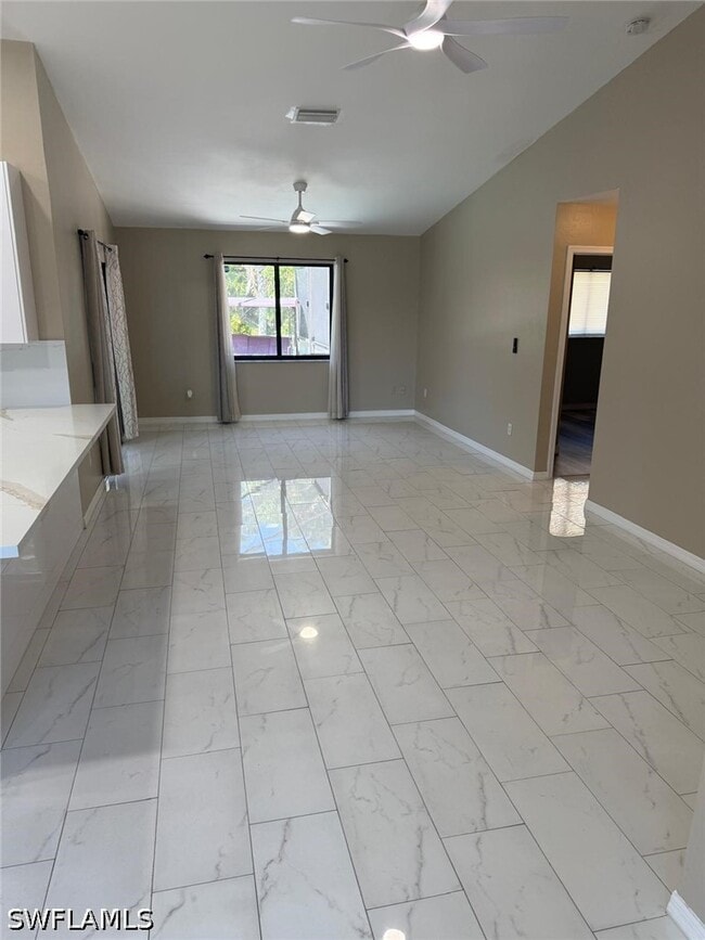 Building Photo - 1325 SW 28th St