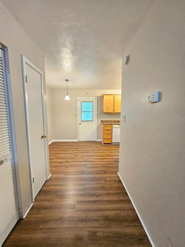 Building Photo - 2985 Woodrich Dr