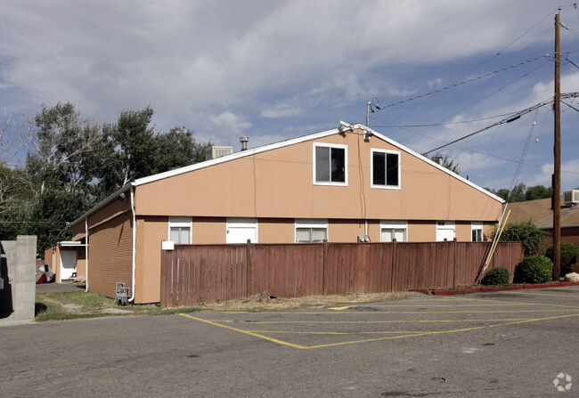 Building Photo - Oxford Court Duplexes