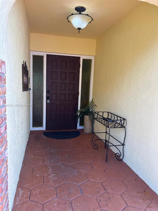 Building Photo - 9248 Shadow Wood Blvd