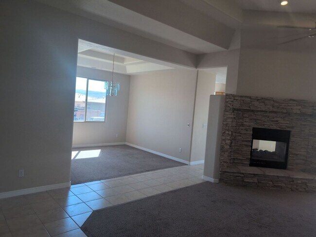 Building Photo - Spacious and Inviting 3-bedroom