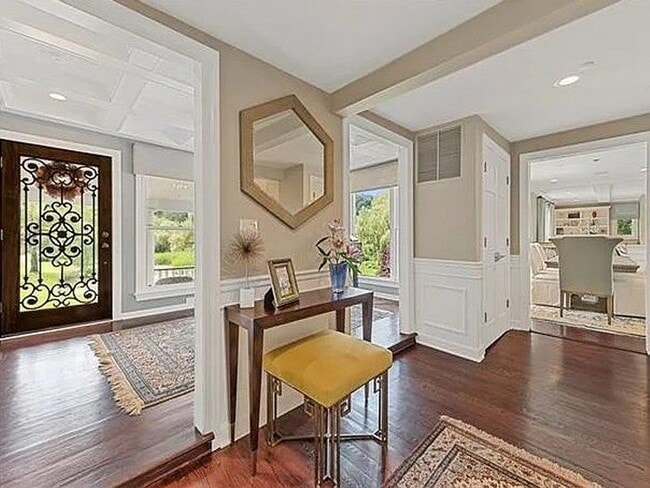 Building Photo - 777 Armonk Rd