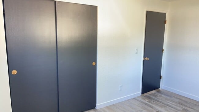 Building Photo - Modern 2-Bedroom Duplex with New Kitchen &...