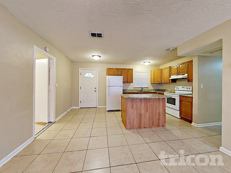 Building Photo - 2147 66th Ave S