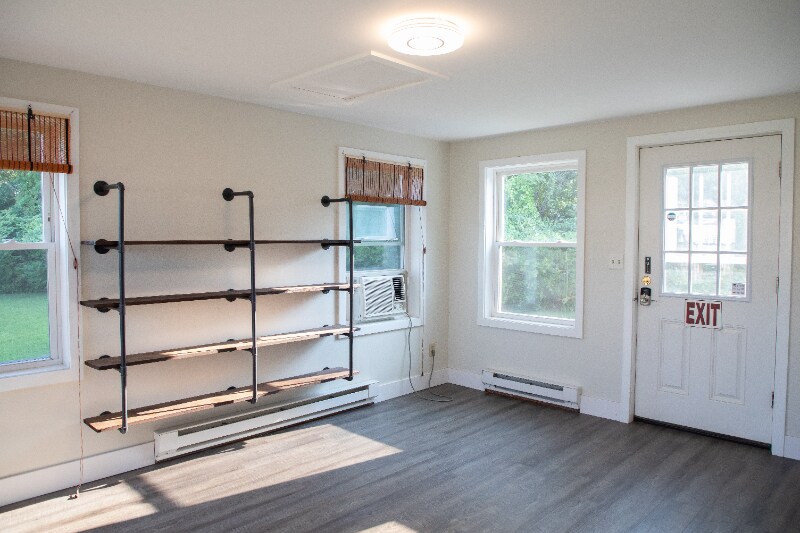 Building Photo - 281 Salmon Brook St
