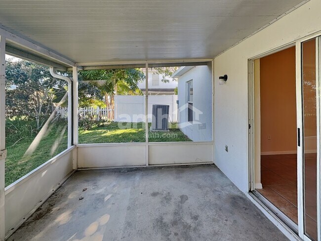 Building Photo - 375 Regal Downs Cir