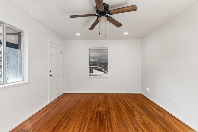 Building Photo - 26 Frostwood Dr