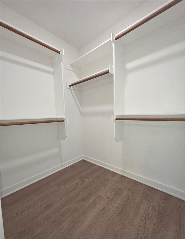 Building Photo - 706 W Loren Dr