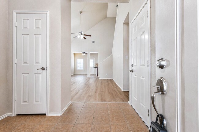 Building Photo - 10311 Whisper Bluff Dr