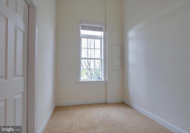 Building Photo - 3510 Goddard Way