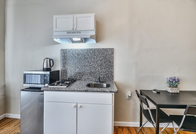 Building Photo - 727 S Alvarado St