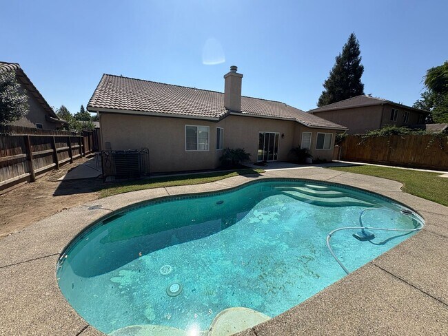 Building Photo - Beautiful home with pool Available Now!