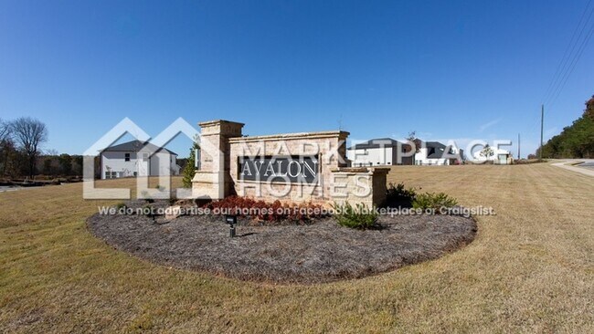 Building Photo - 2105 Avalon Rdg