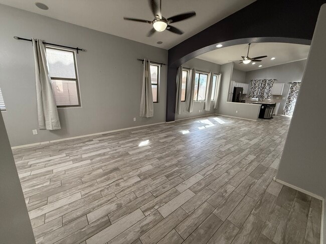 Building Photo - 3972 E Timberline Rd