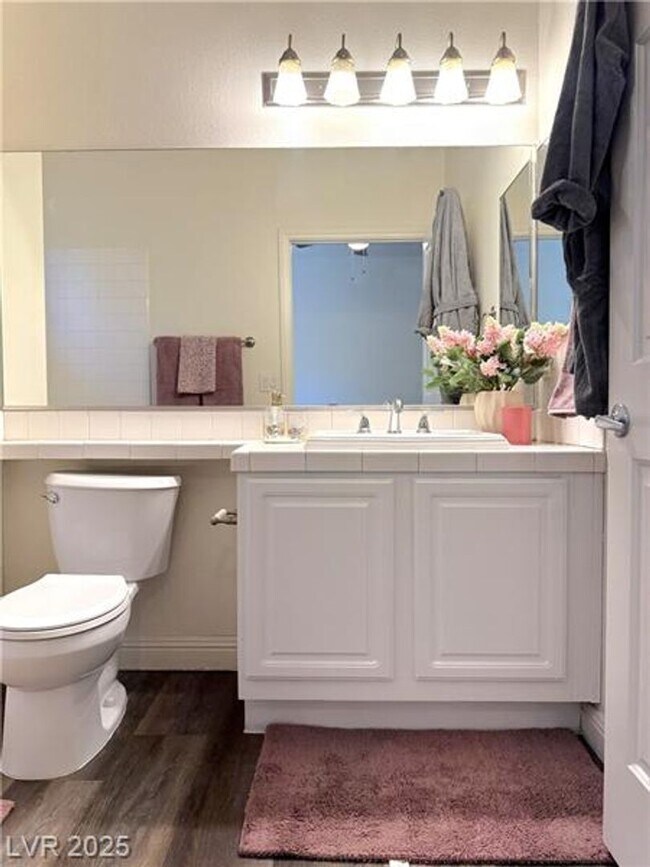 Building Photo - Well-maintained condo located in a convenient Southwest Las Vegas community. Attached 2 car garage.