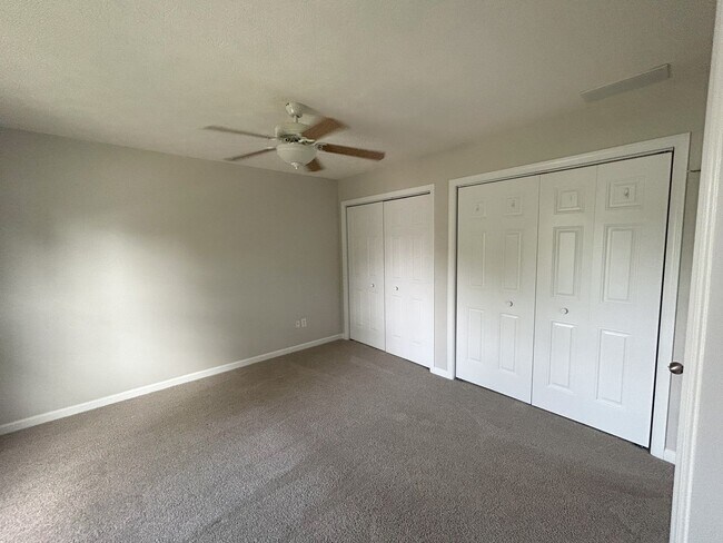 Building Photo - Sublease 6/1/25- 10/31/25