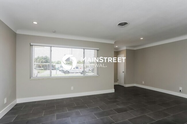 Building Photo - 8464 Hollyhock Ave
