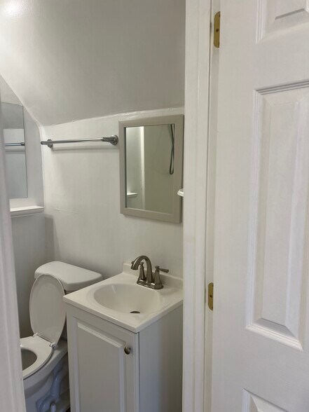 Building Photo - 430 Avenue E