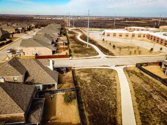 Building Photo - 13713 Blue Bell Dr