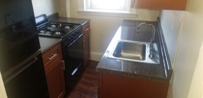 Building Photo - Spacious Fenway Studio with Renovated Kitchen & Heat Included