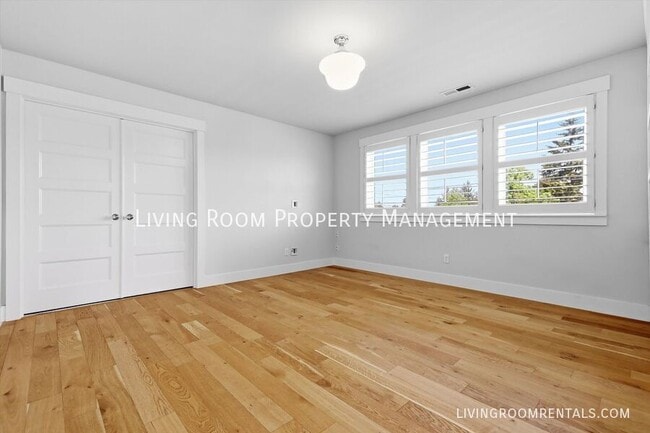 Building Photo - 5485 NE 37th Ave