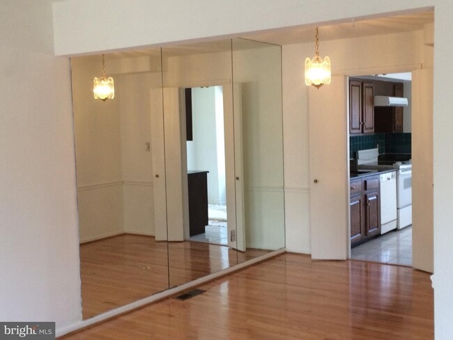 Building Photo - 10712 Muirfield Dr