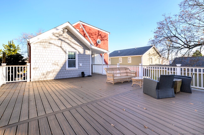 Building Photo - 58 Mayflower Ave