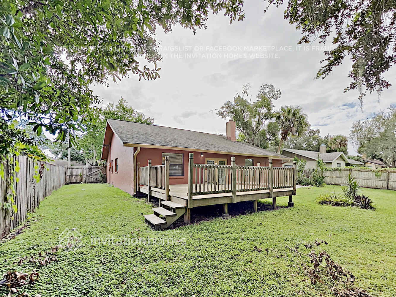 Building Photo - 330 Woods Lake Dr