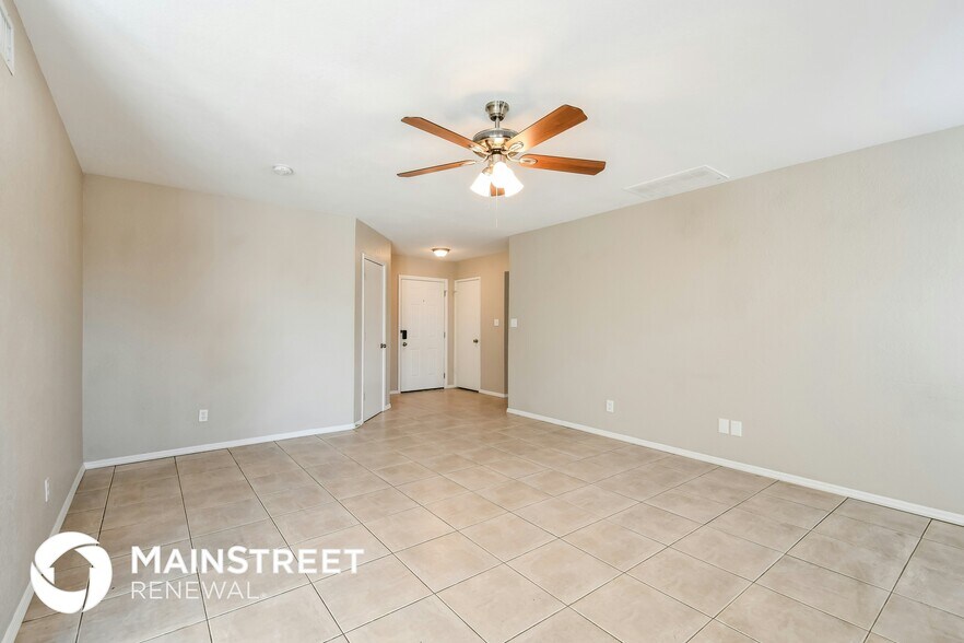 Building Photo - 7007 W Pasadena Ave