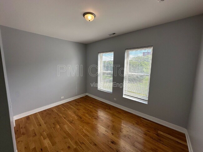 Building Photo - 342 E 50th St