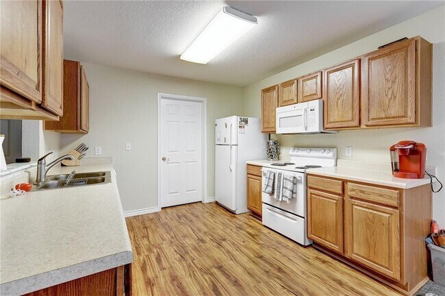 Building Photo - 1432 Anise Dr