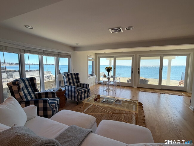 Building Photo - 18 Field Ct