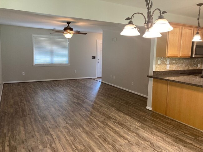 Building Photo - Charming 4BR/3BA Home in Azalea Acres – A Must-See