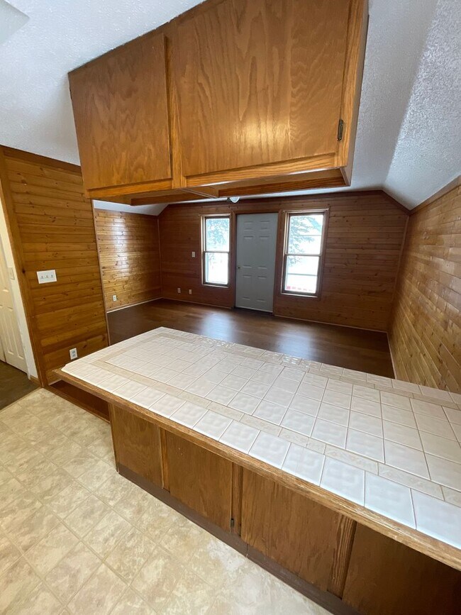 Building Photo - 217 N 25th Ave W