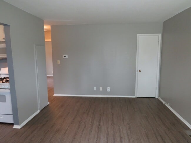 Building Photo - Ervin St