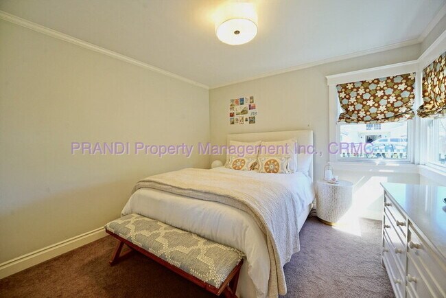 Building Photo - 34 Mohawk Ave