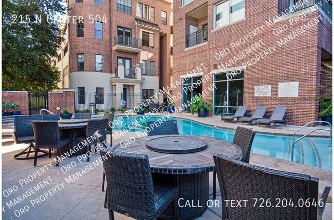 Building Photo - 215 Center St